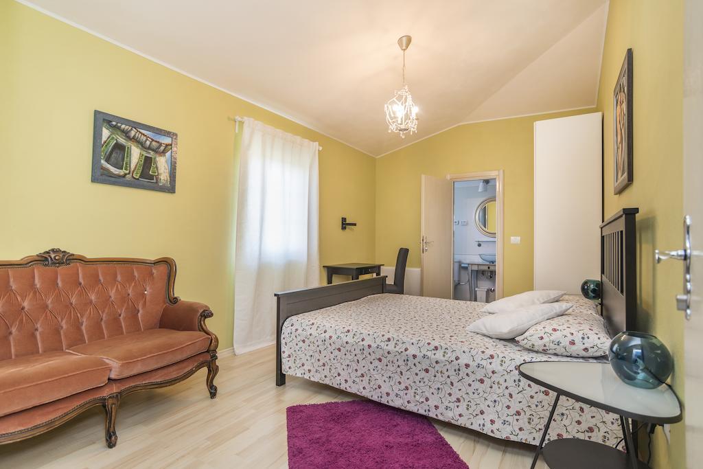 Apartments & Rooms Buoni Amici Murine Room photo