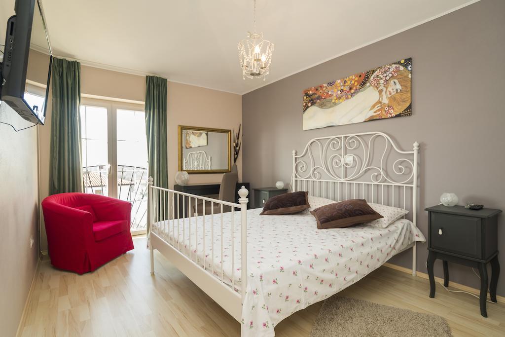 Apartments & Rooms Buoni Amici Murine Room photo
