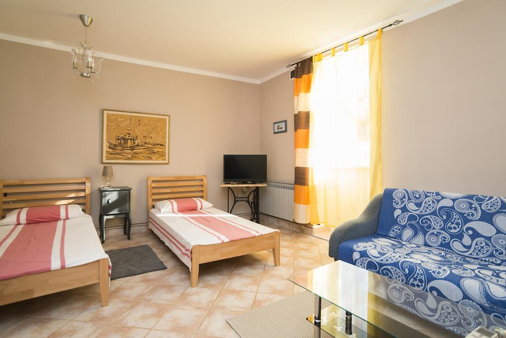 Apartments & Rooms Buoni Amici Murine Exterior photo