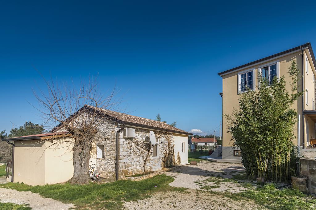 Apartments & Rooms Buoni Amici Murine Exterior photo