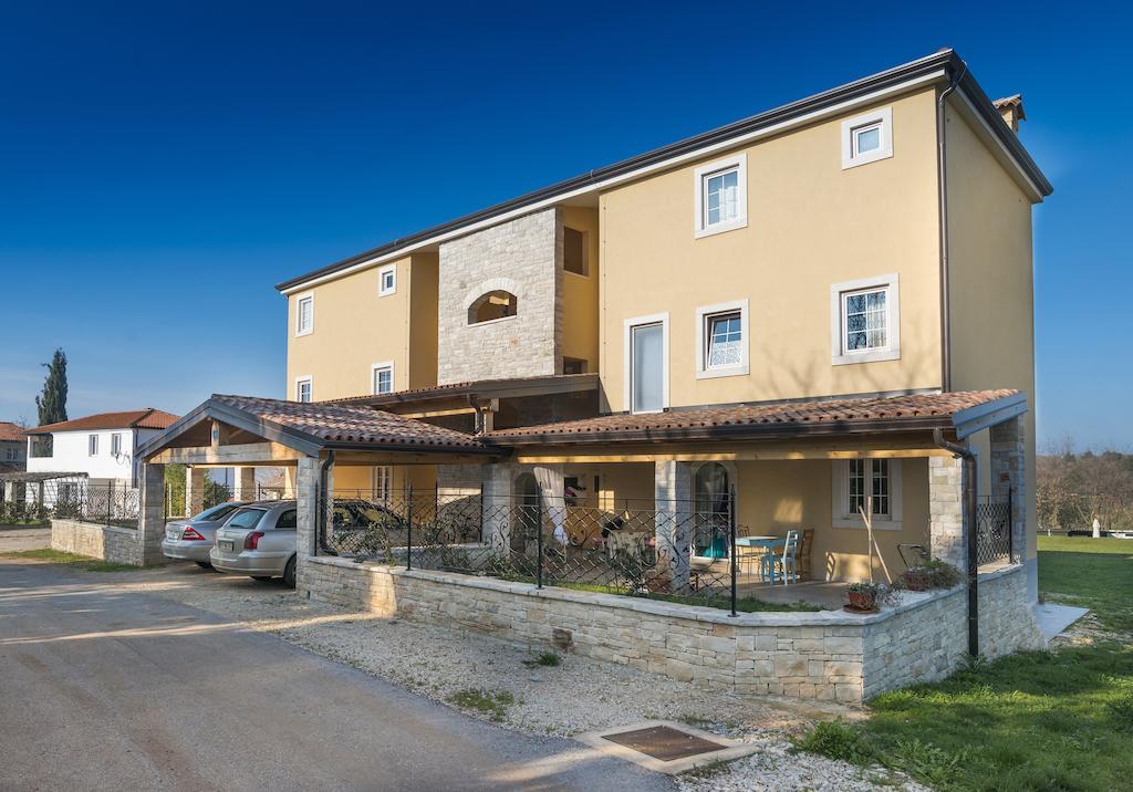 Apartments & Rooms Buoni Amici Murine Exterior photo