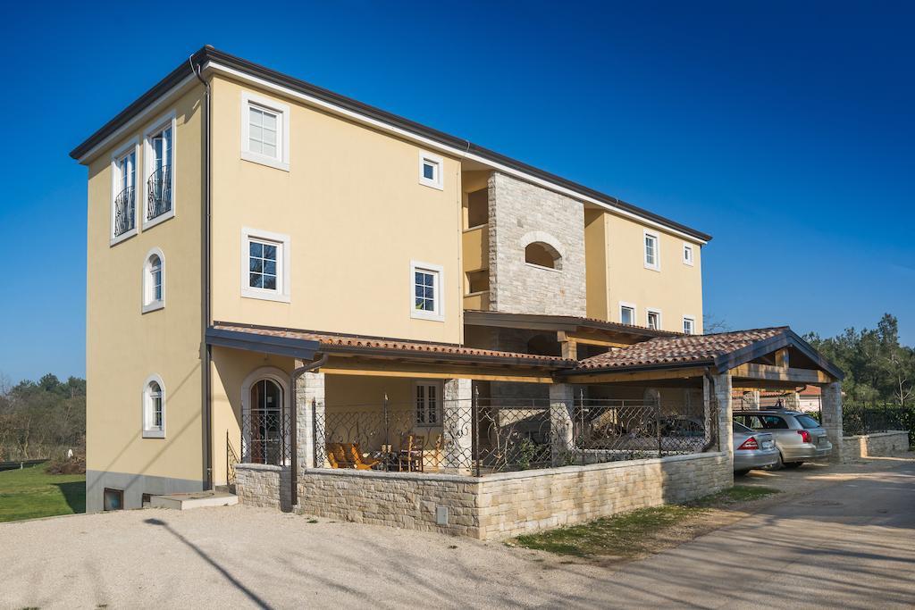 Apartments & Rooms Buoni Amici Murine Exterior photo