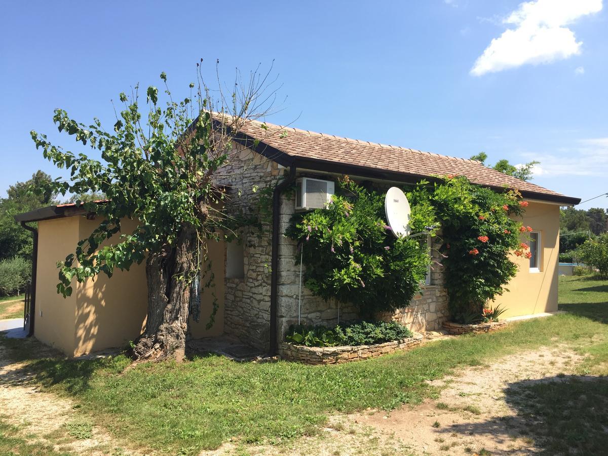 Apartments & Rooms Buoni Amici Murine Exterior photo